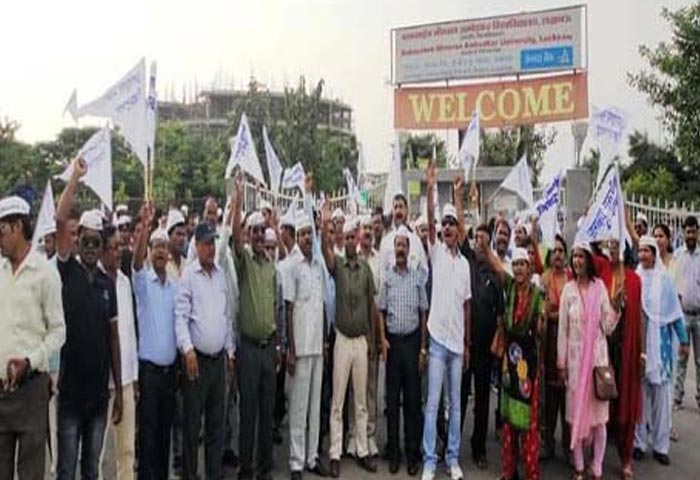 बीबीएयू में सुरक्षित नहीं है दलित छात्र, हुई गला दबाकर मारने की कोशिश!