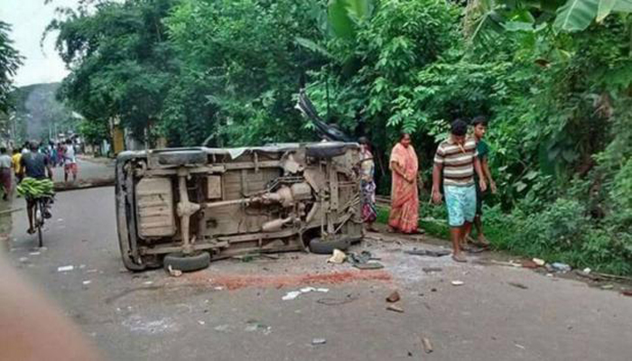 पश्चिम बंगाल के उत्तरी 24 परगना में फेसबुक पोस्ट से बिगड़ा माहौल