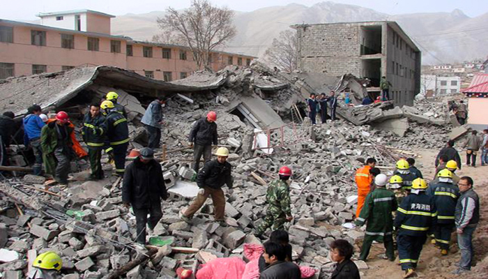 चीन में 6.5 तीव्रता के भूकंप से मची भारी तबाही, 100 के मारे जाने की आशंका