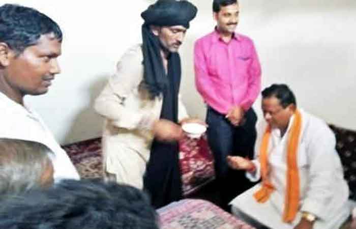 ‘कंबल बाबा’ की शरण में शुगर ठीक कराने पहुंचे गृहमंत्री