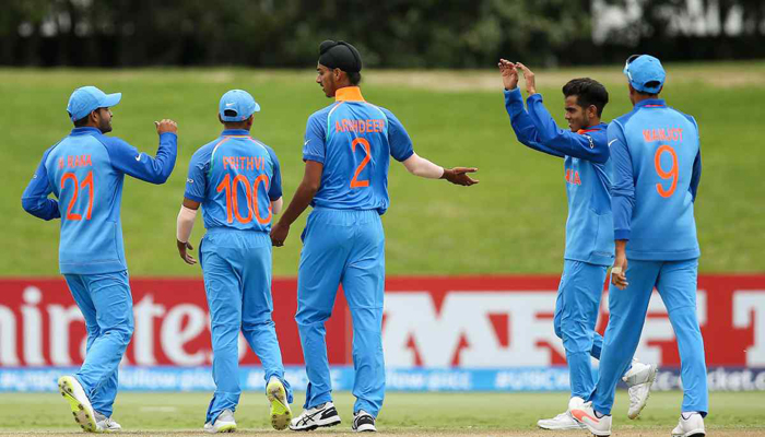 सीनियर्स ज़ीरो और जूनियर्स हीरो, जिम्बाब्वे को 10 विकेट से धो कर क्वार्टर फाइनल में जगह बनाई