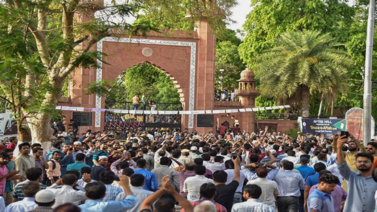 सावरकर ने जिन्ना के मुस्लिम लीग के साथ गठबंधन किया था