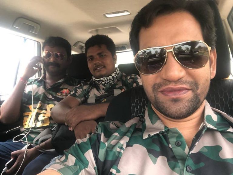 ‘बॉर्डर’ का टी-शर्ट पहन चंपा को बचाने निकला “निरहुआ”