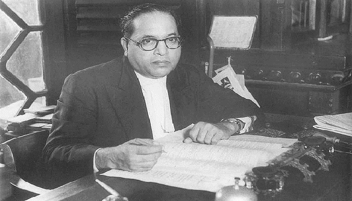 डॉ अम्बेडकर की फोटो से भक्ति , विचार से नफ़रत