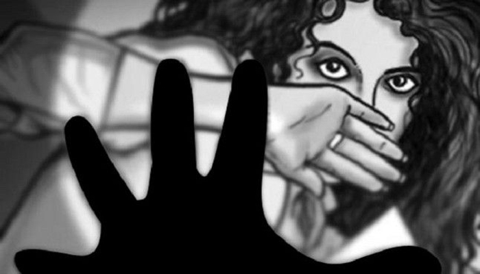 बीजेपी का झंडा लगी चलती कार में दलित लड़की के साथ गैंगरेप