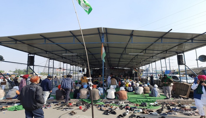 विजय दिवस मानते हुए किसानों ने दिल्ली सीमाओं को कहा अलविदा…