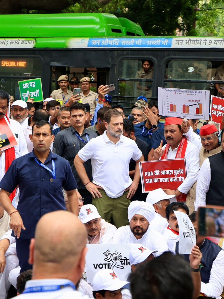11 अगस्त 2025 को वोट चोरी के खिलाफ प्रदर्शन में नेता प्रतिपक्ष राहुल गांधी