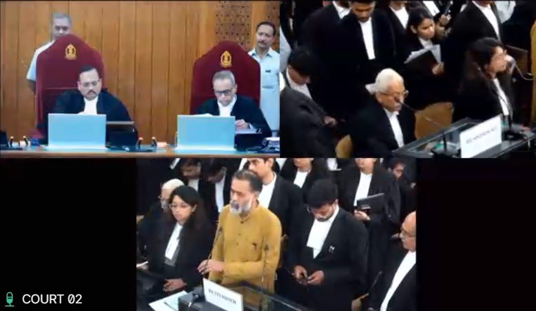 सुप्रीम कोर्ट में SIR के मुद्दे पर अपने तर्क रखते राजनीतिक विश्लेषक और कार्यकर्ता योगेन्द्र यादव