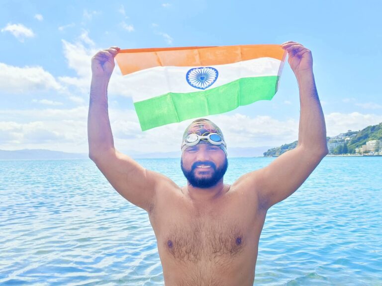सतेन्द्र सिंह ने 9 घंटे तैरकर पार किया न्यूजीलैंड का 24 किमी का कुक स्ट्रेट, एशिया में बनाया रिकार्ड